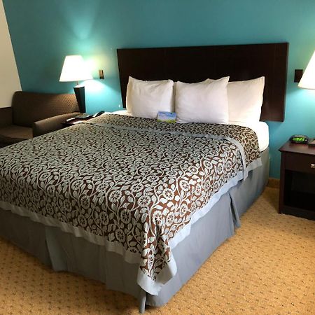 Days Inn & Suites By Wyndham Conroe North Екстериор снимка