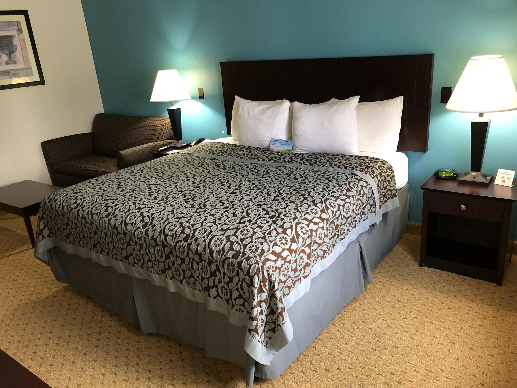 Days Inn & Suites By Wyndham Conroe North Екстериор снимка