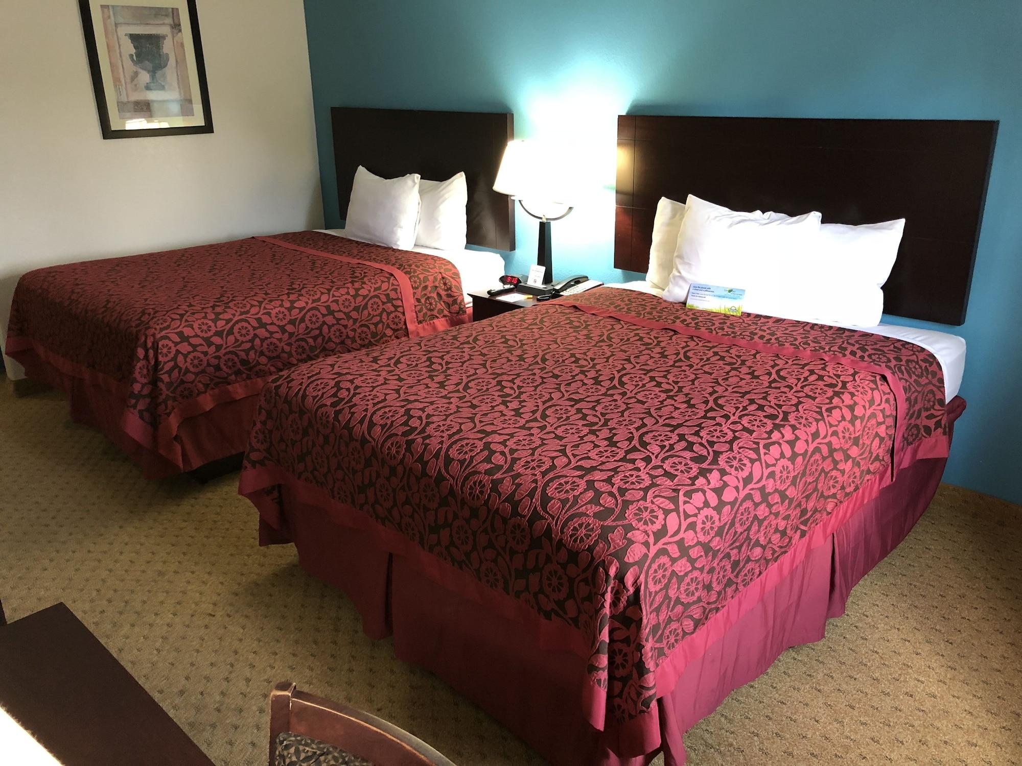 Days Inn & Suites By Wyndham Conroe North Екстериор снимка