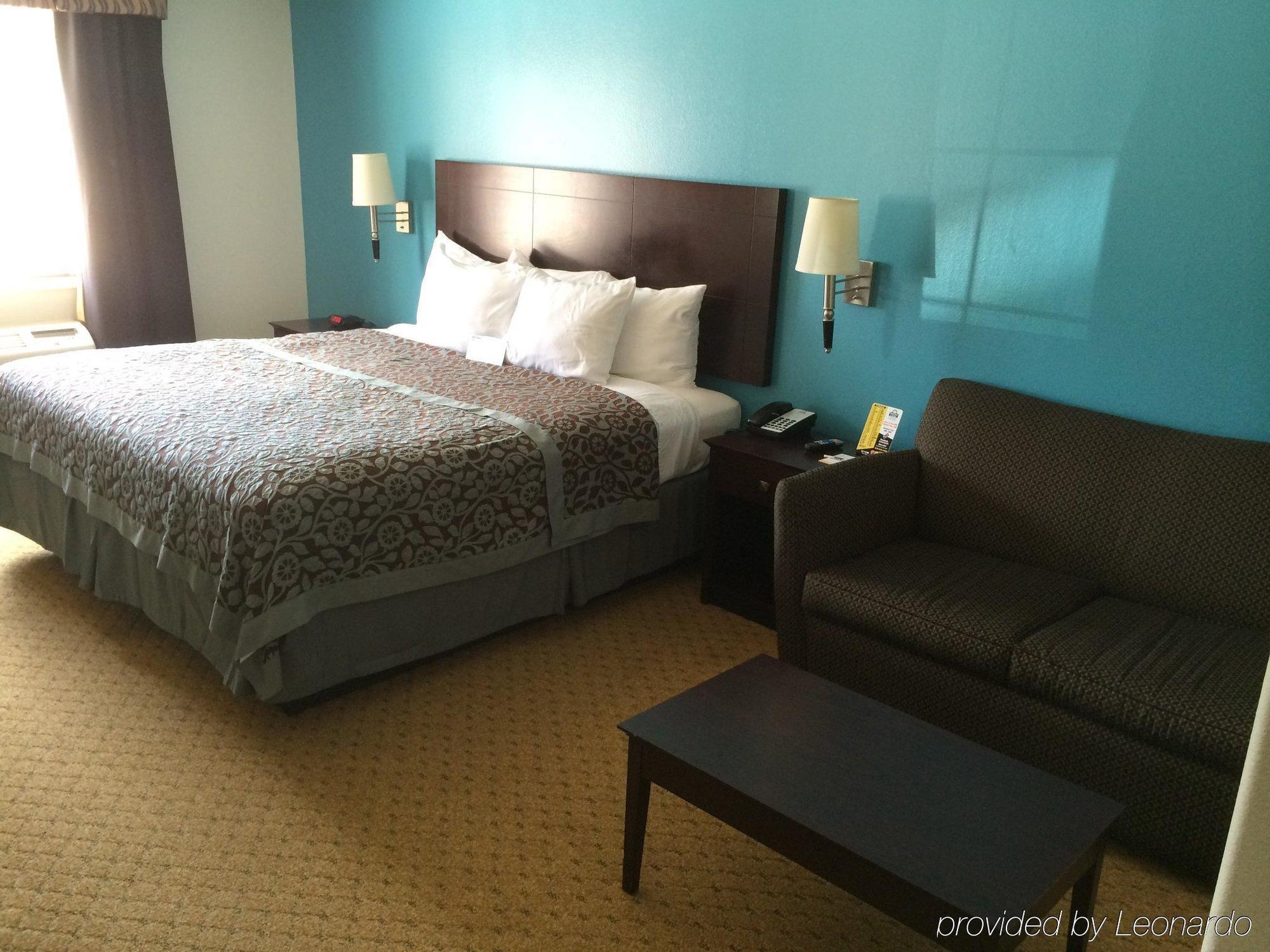Days Inn & Suites By Wyndham Conroe North Екстериор снимка